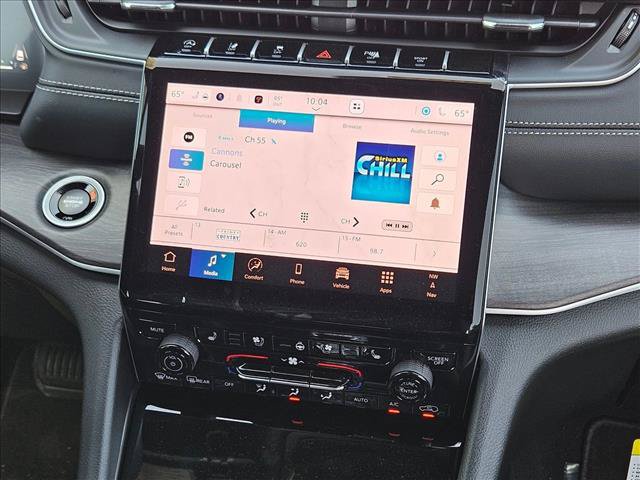 New 2025 Jeep Grand Cherokee Limited w/ Luxury Tech Group II RWD image 14