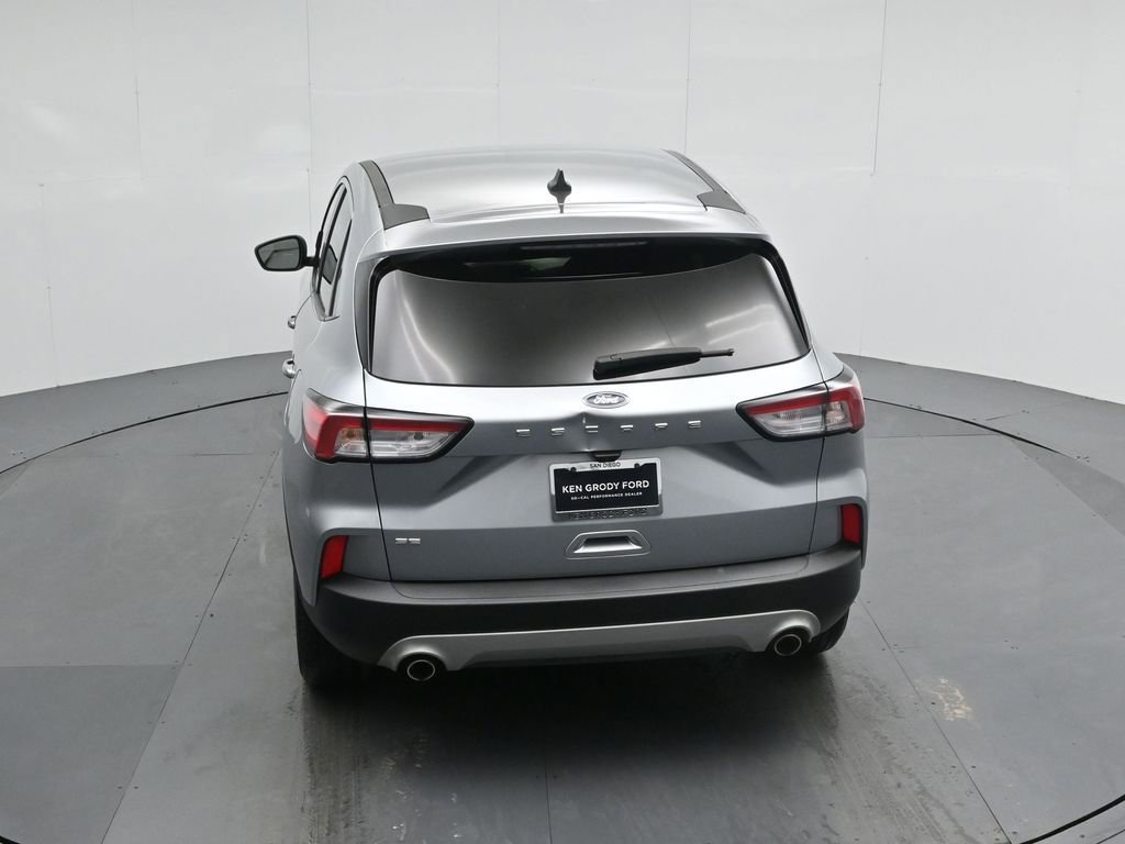 Certified 2022 Ford Escape SE image 40