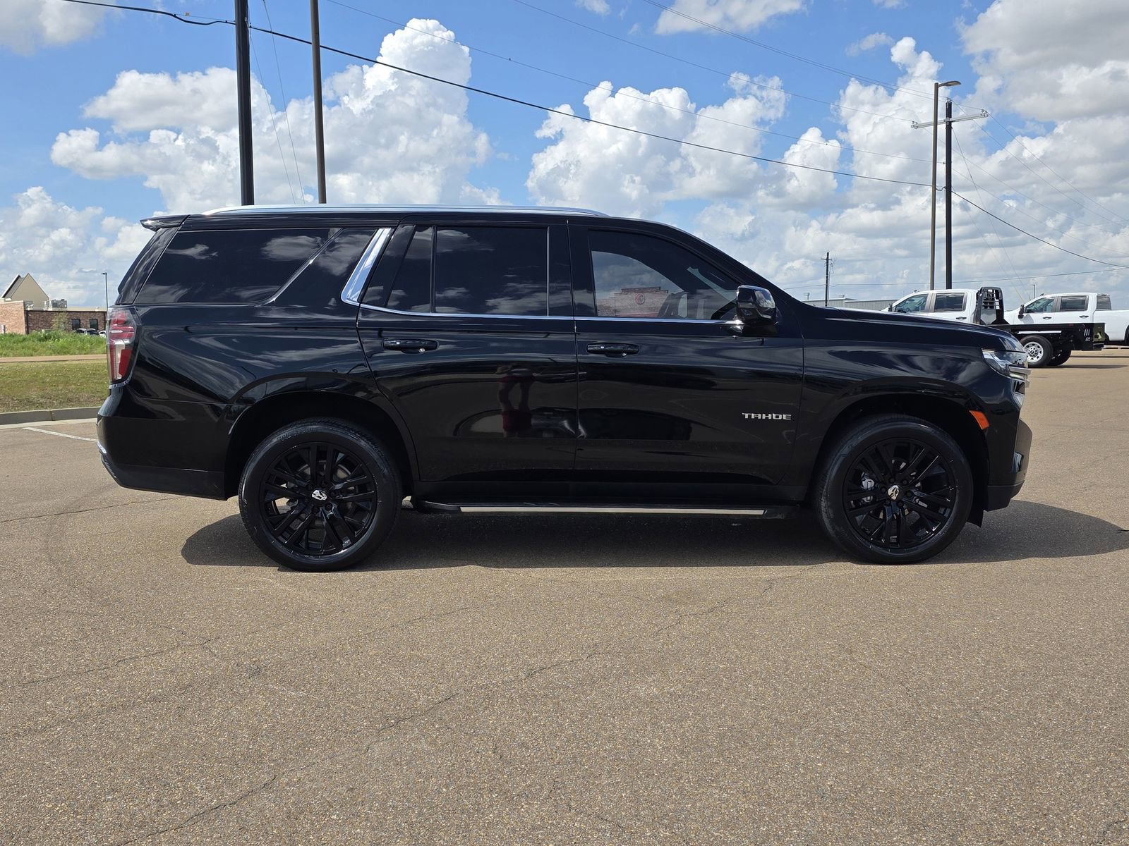 Used 2023 Chevrolet Tahoe LT w/ Luxury Package image 8