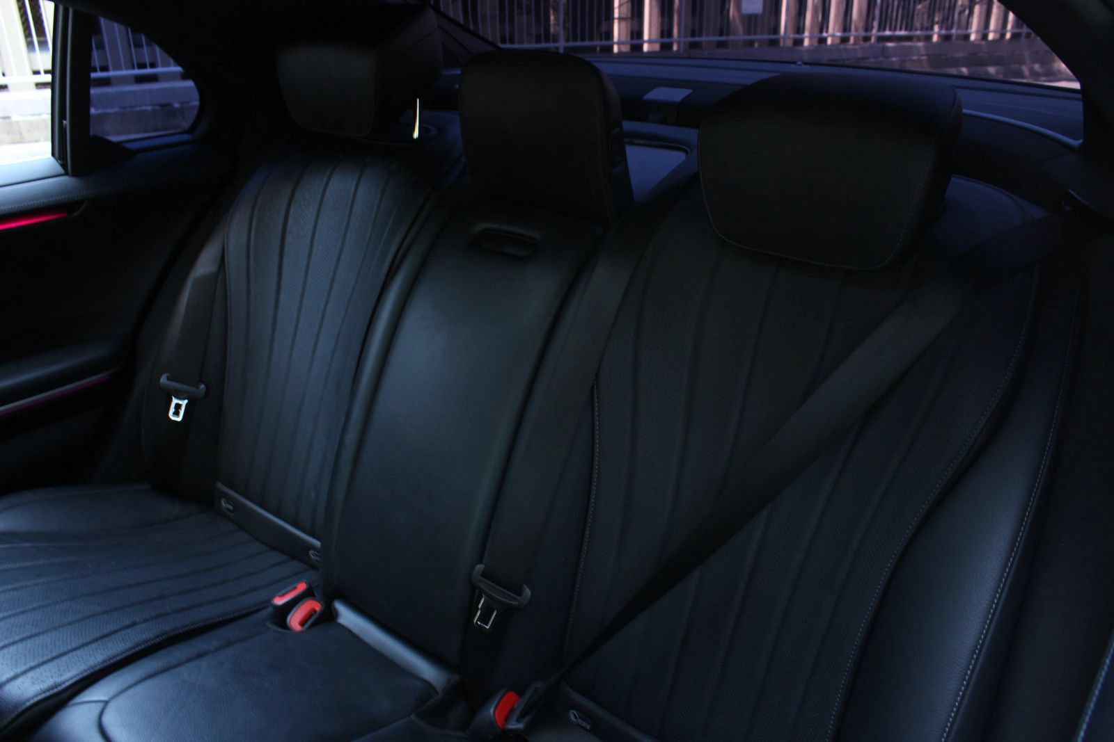 Used 2022 Mercedes-Benz S 580 4MATIC Sedan w/ AMG Line Package image 18