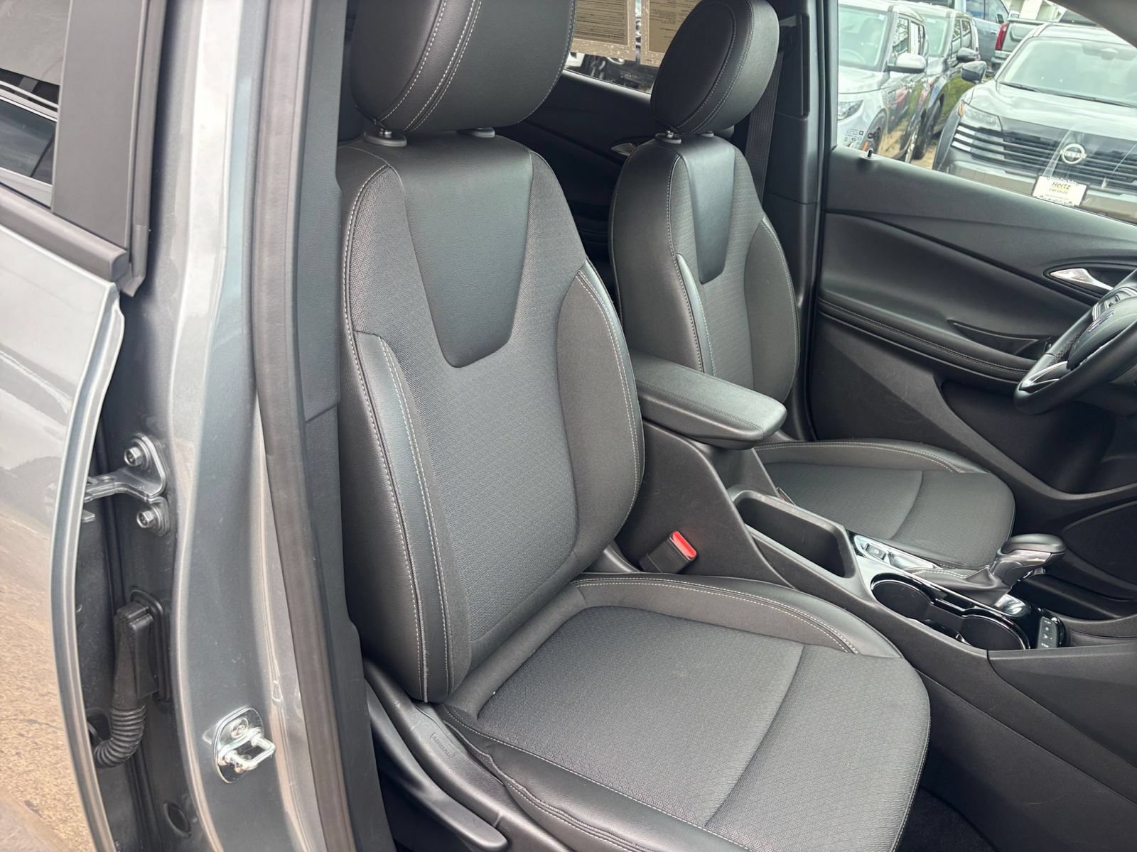 Used 2025 Buick Encore GX Preferred AWD/4WD image 34