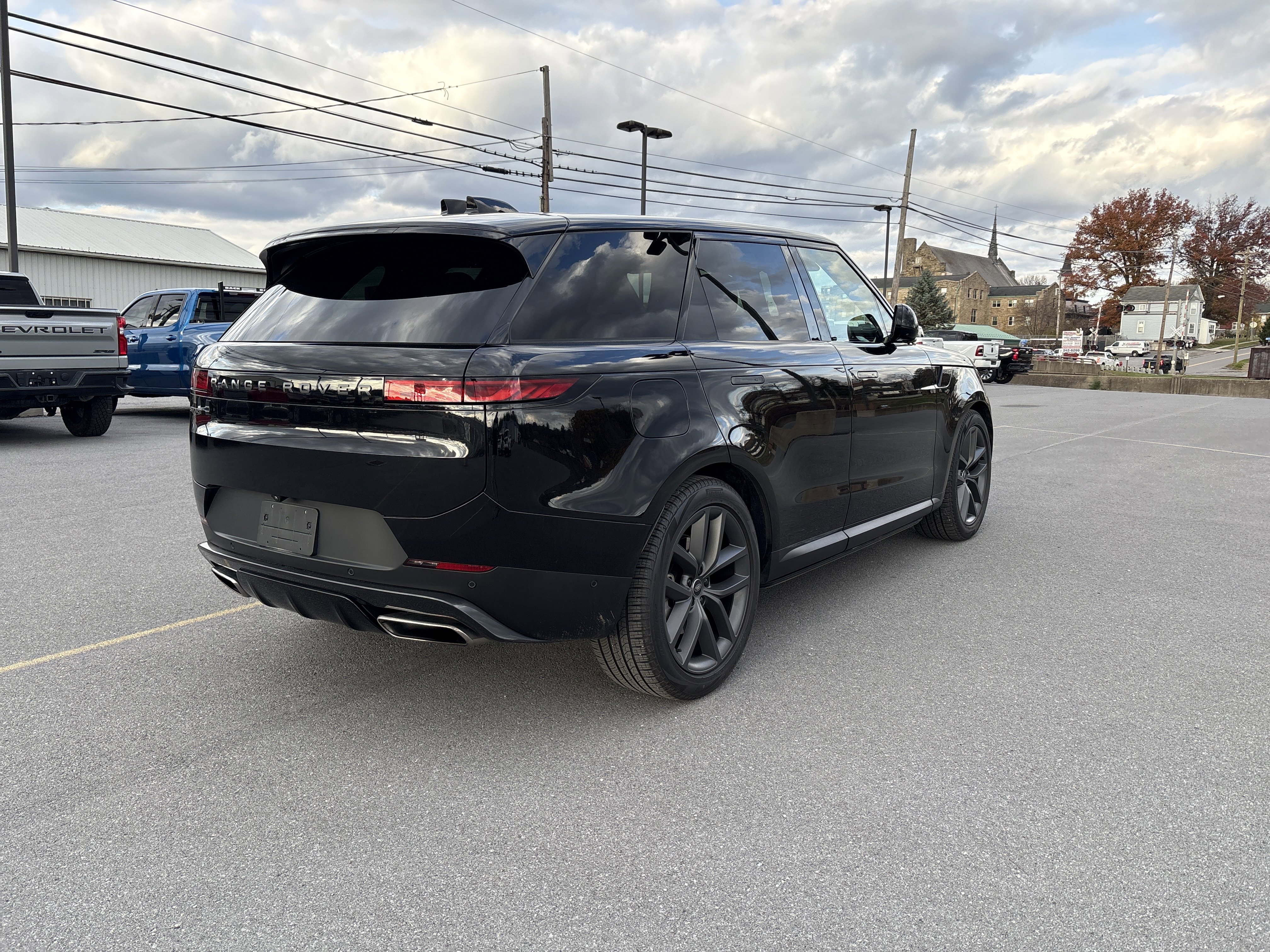 Used 2024 Land Rover Range Rover Sport SE video 3
