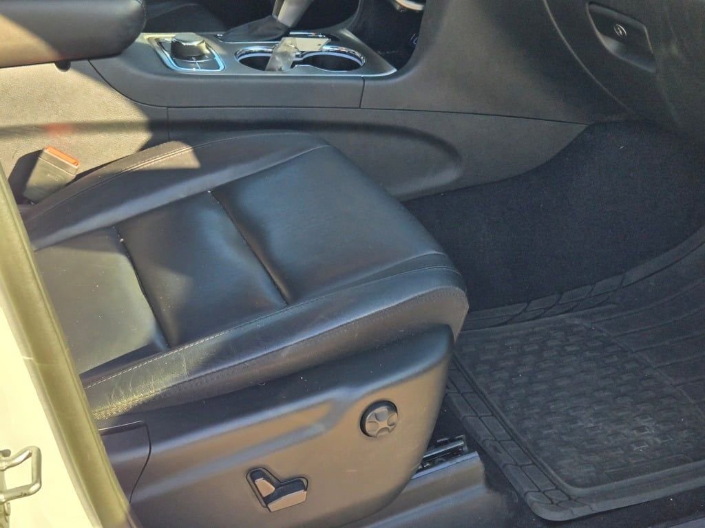 Certified 2022 Jeep Grand Cherokee Limited w/ Trailer Tow Group IV image 6