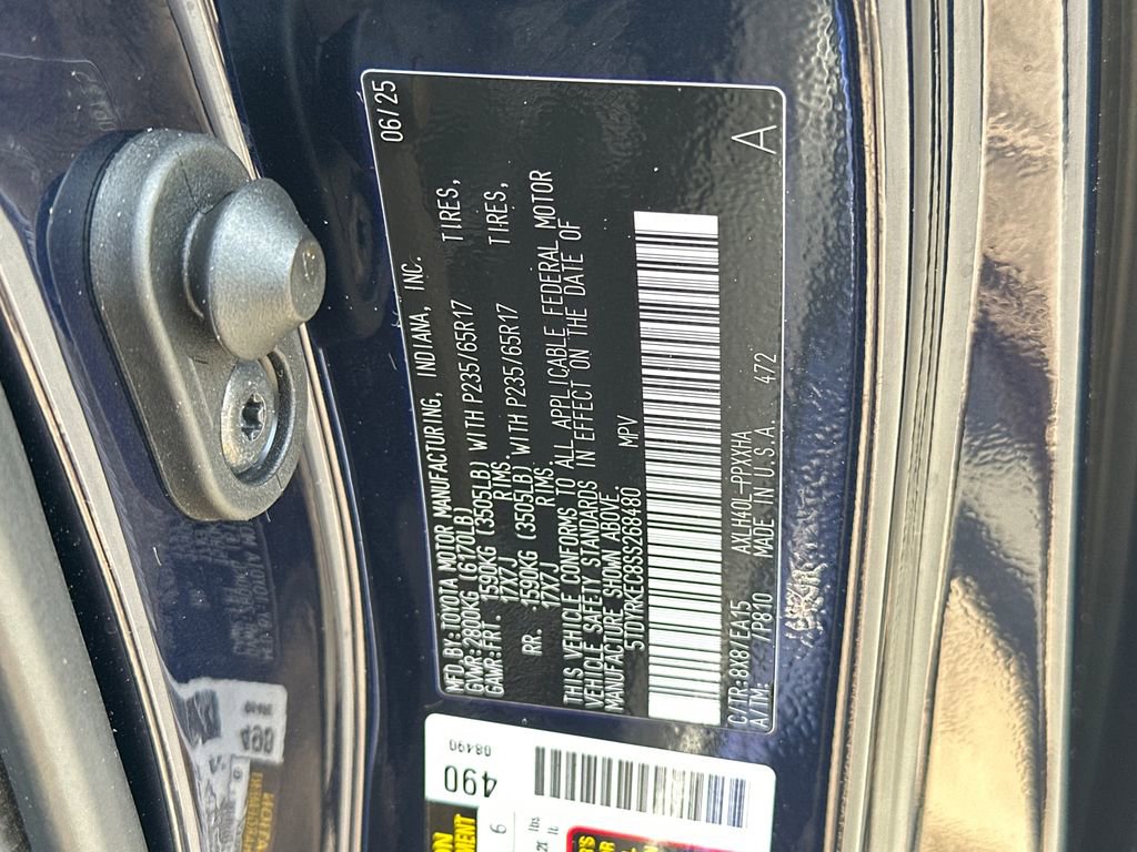 Used 2025 Toyota Sienna XLE image 33