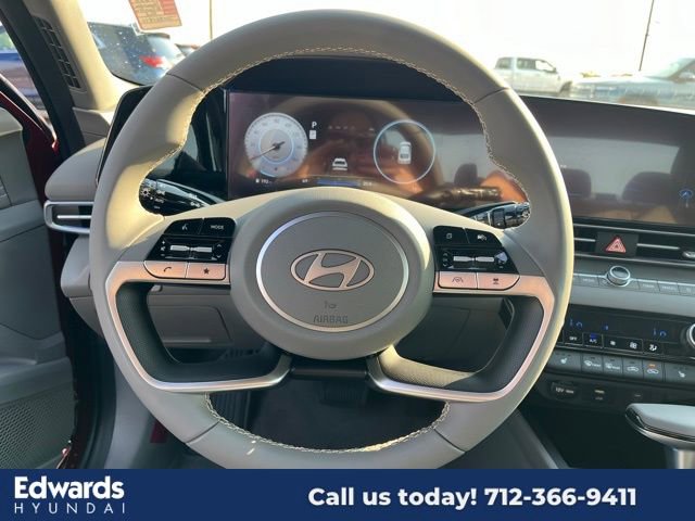 New 2025 Hyundai Elantra SEL image 17