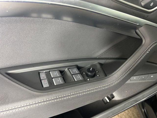Used 2024 Audi Q8 e-tron Premium Plus w/ Premium Plus Package image 22