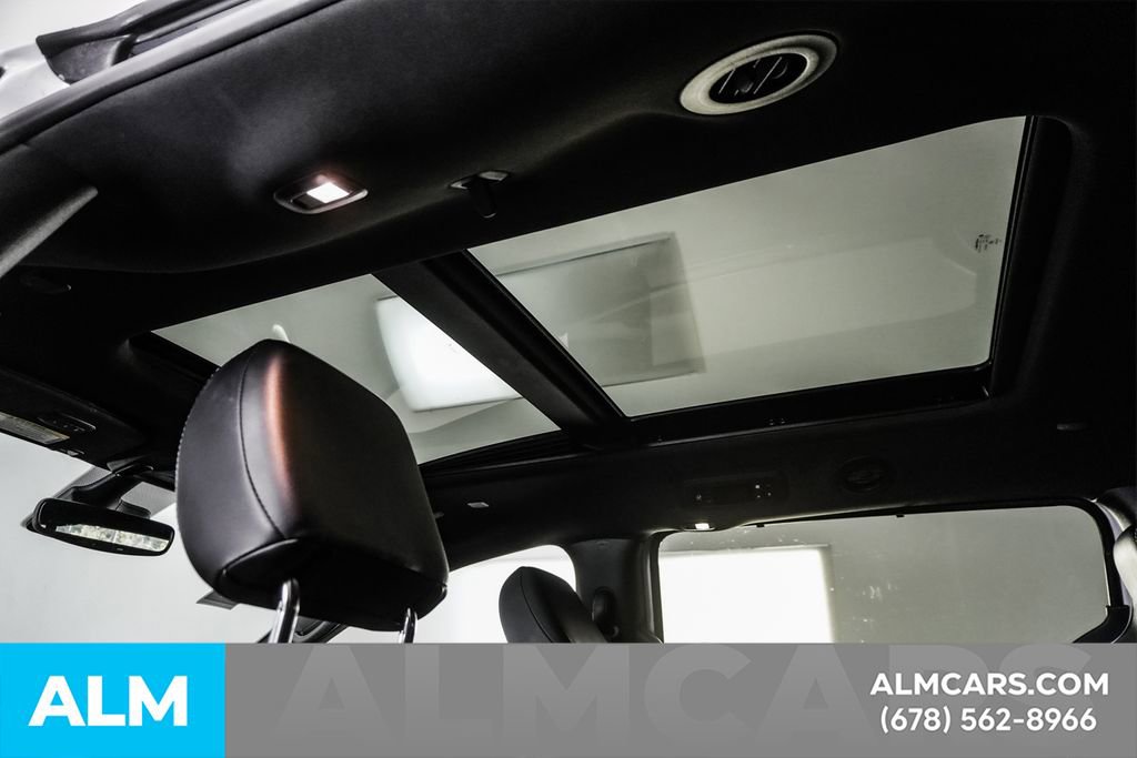 Used 2025 Chrysler Pacifica Limited FWD image 51