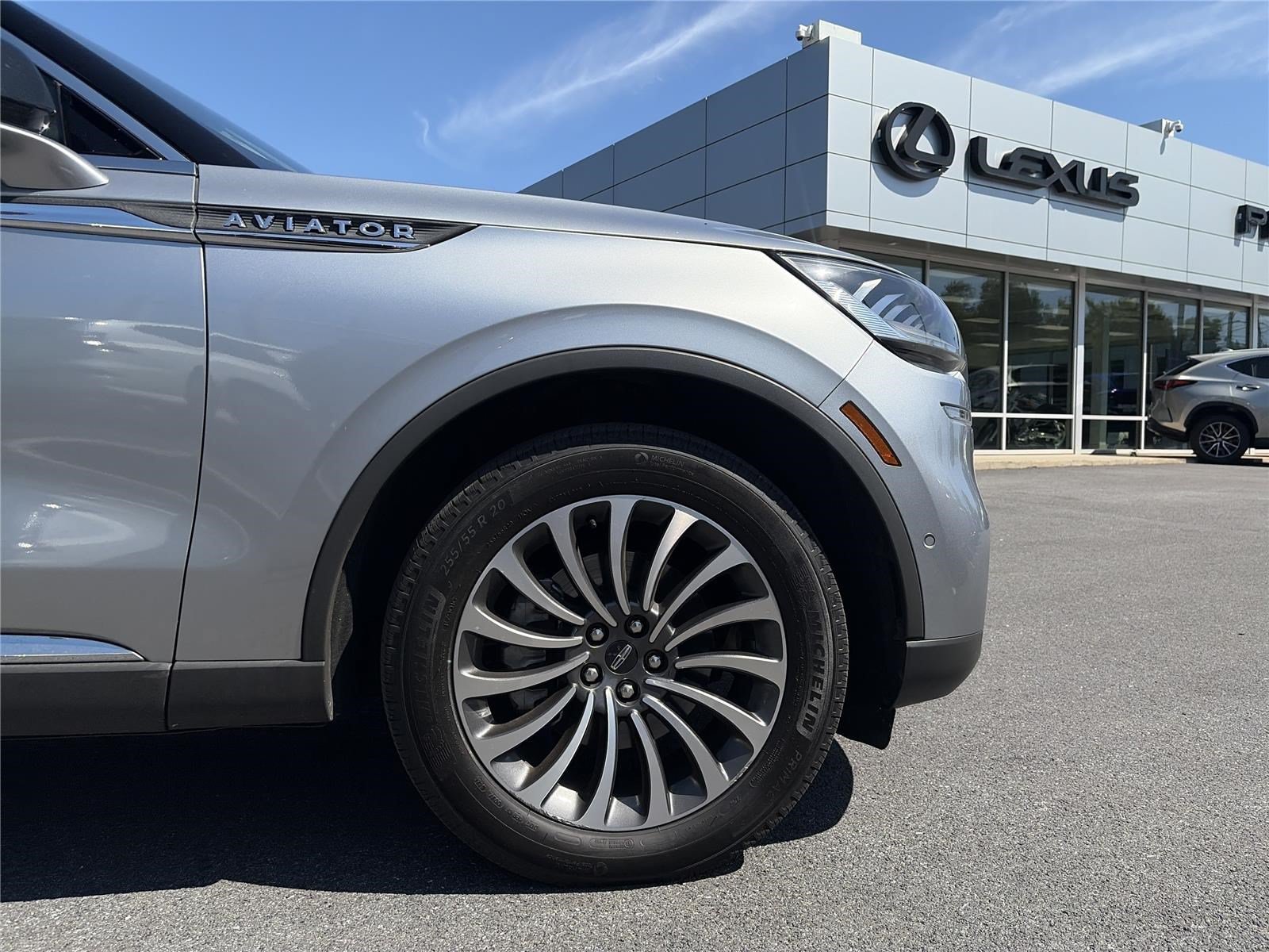 Used 2020 Lincoln Aviator Reserve w/ Equipment Group 201A AWD/4WD image 16