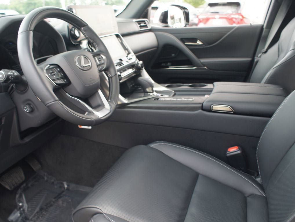 Used 2026 Lexus LX 700h Luxury AWD/4WD image 15