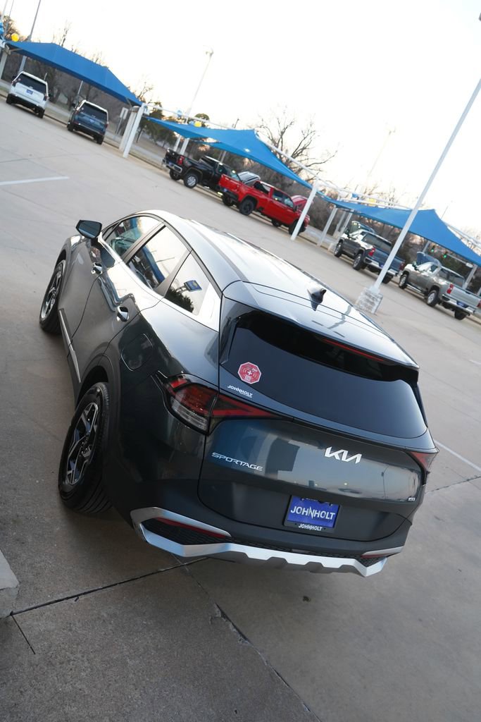 Used 2024 Kia Sportage LX image 11