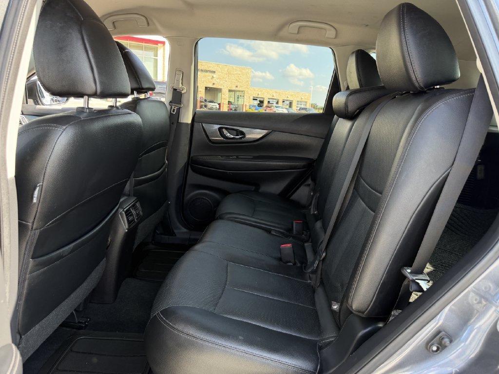 Used 2016 Nissan Rogue SL AWD/4WD image 26