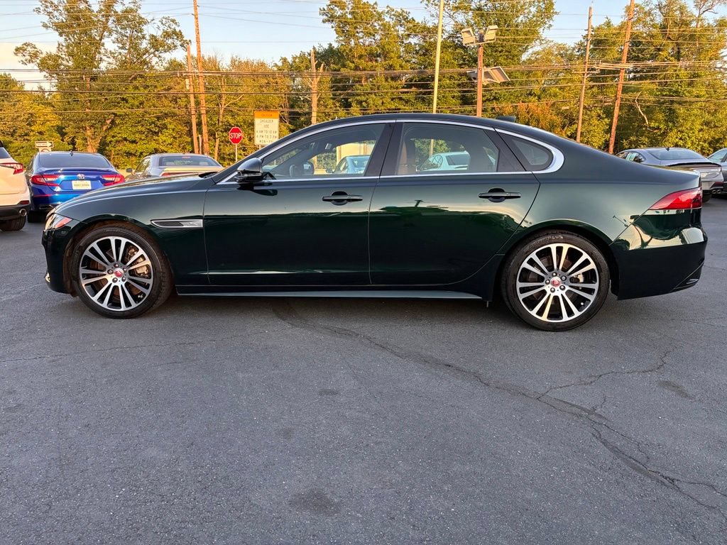 Used 2022 Jaguar XF R-Dynamic SE AWD/4WD image 4
