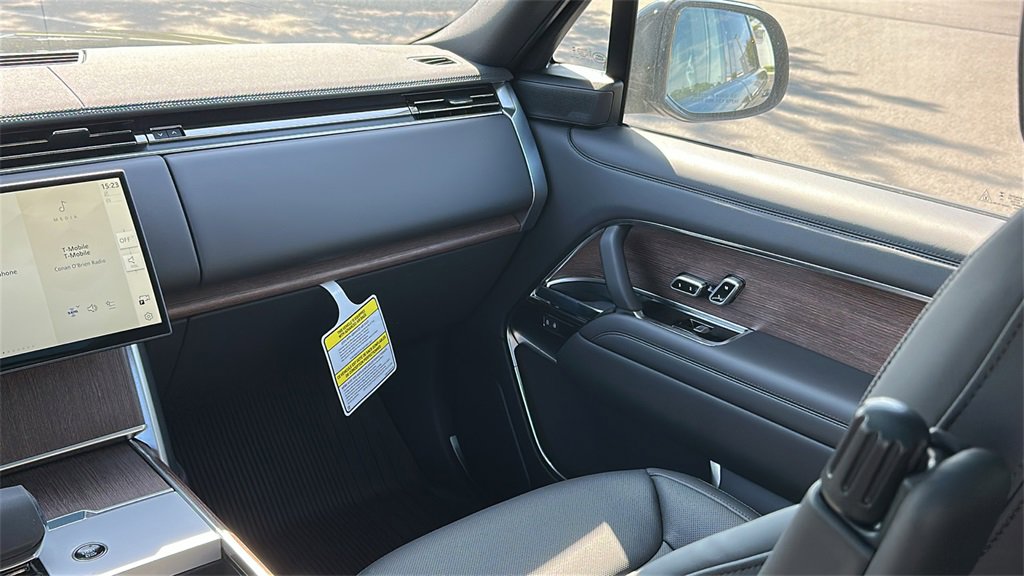 New 2025 Land Rover Range Rover SE image 26