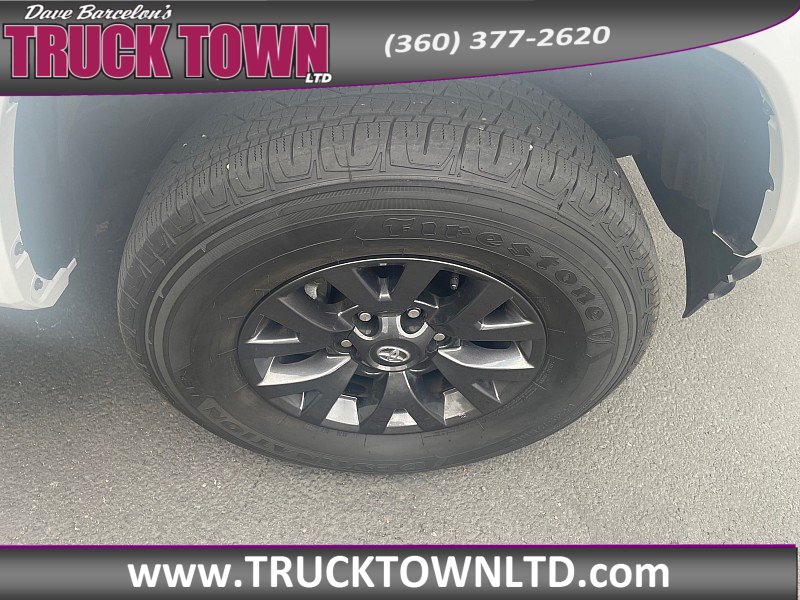 Used 2022 Toyota Tacoma SR5 w/ SR5 Appearance Package (SM) AWD/4WD image 30