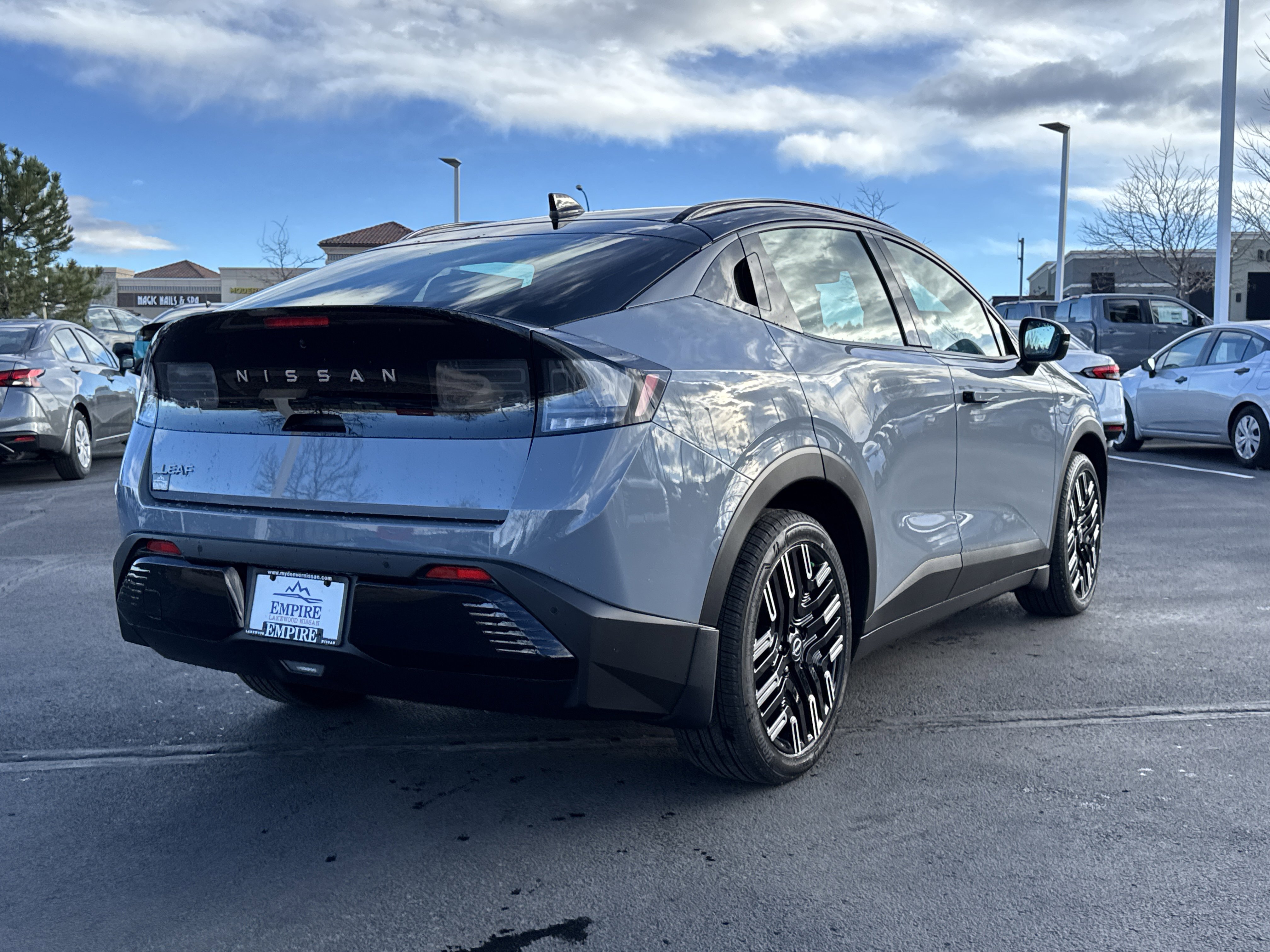 New 2026 Nissan Leaf Platinum+ w/ Cargo Package (Platinum+) FWD image 3