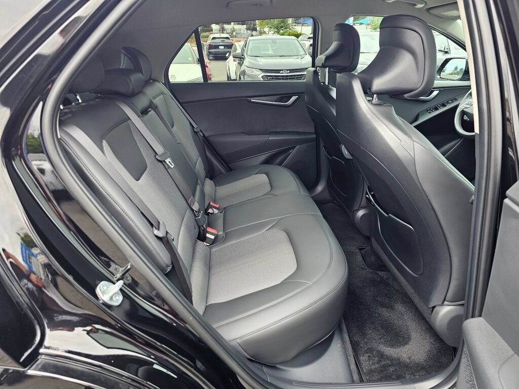 Certified 2025 Kia Niro Wind FWD image 26