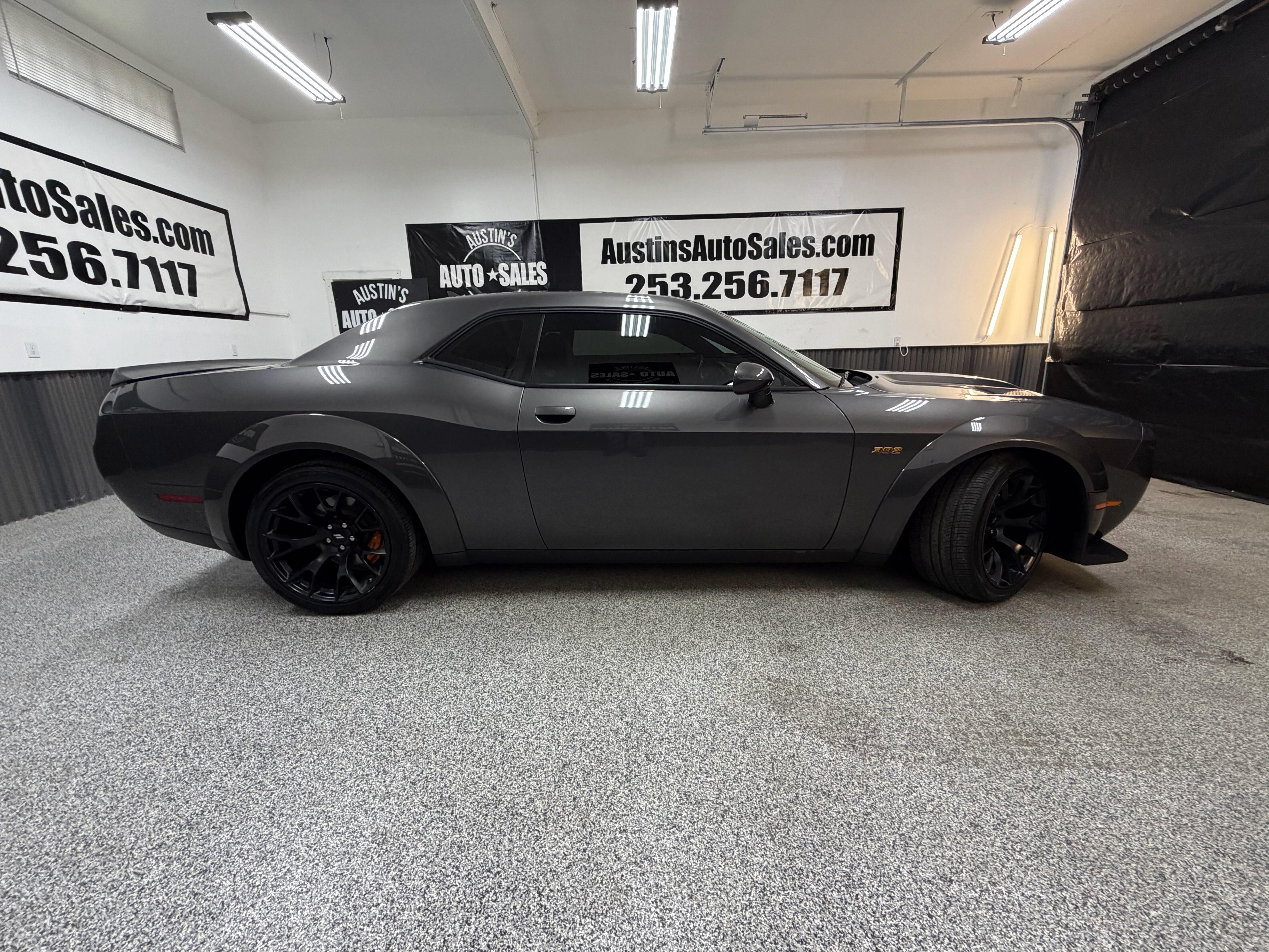 Used 2023 Dodge Challenger R/T Scat Pack RWD image 2