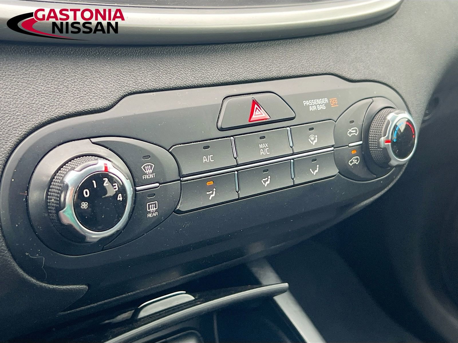 Used 2019 Kia Sorento LX image 19