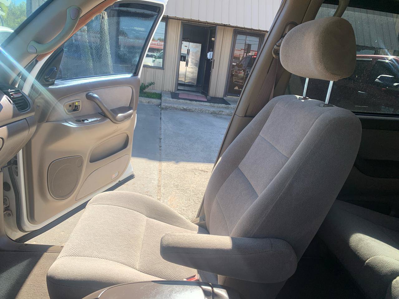 Used 2001 Toyota Sequoia SR5 RWD image 15
