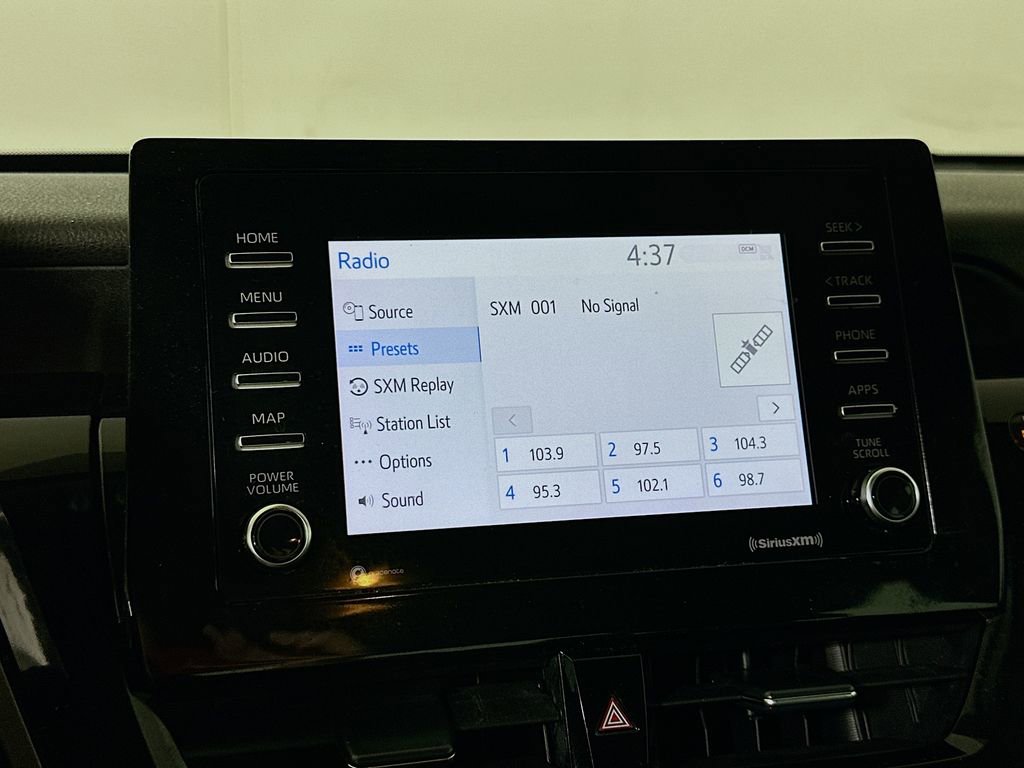 Used 2022 Toyota Camry SE image 29