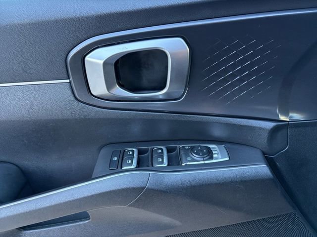 Used 2021 Kia Sorento LX image 4