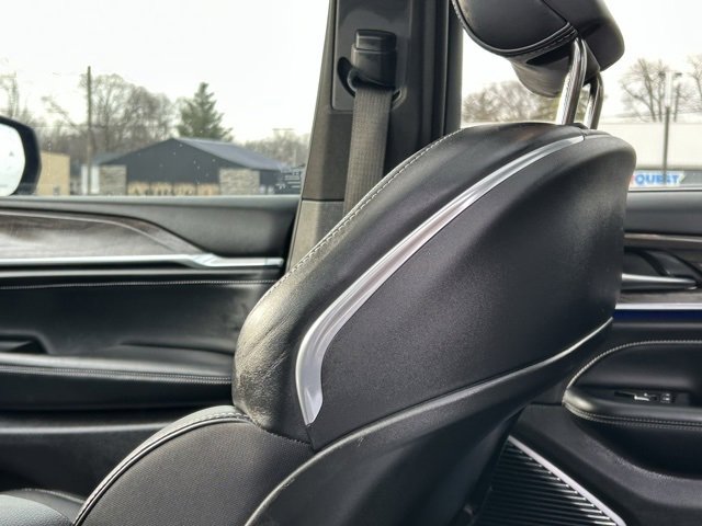 Used 2022 Jeep Grand Cherokee Overland w/ Adv Protech Group III image 28