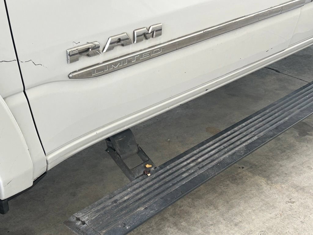 Used 2020 RAM 1500 Limited w/ Body Color Bumper Group RWD image 17