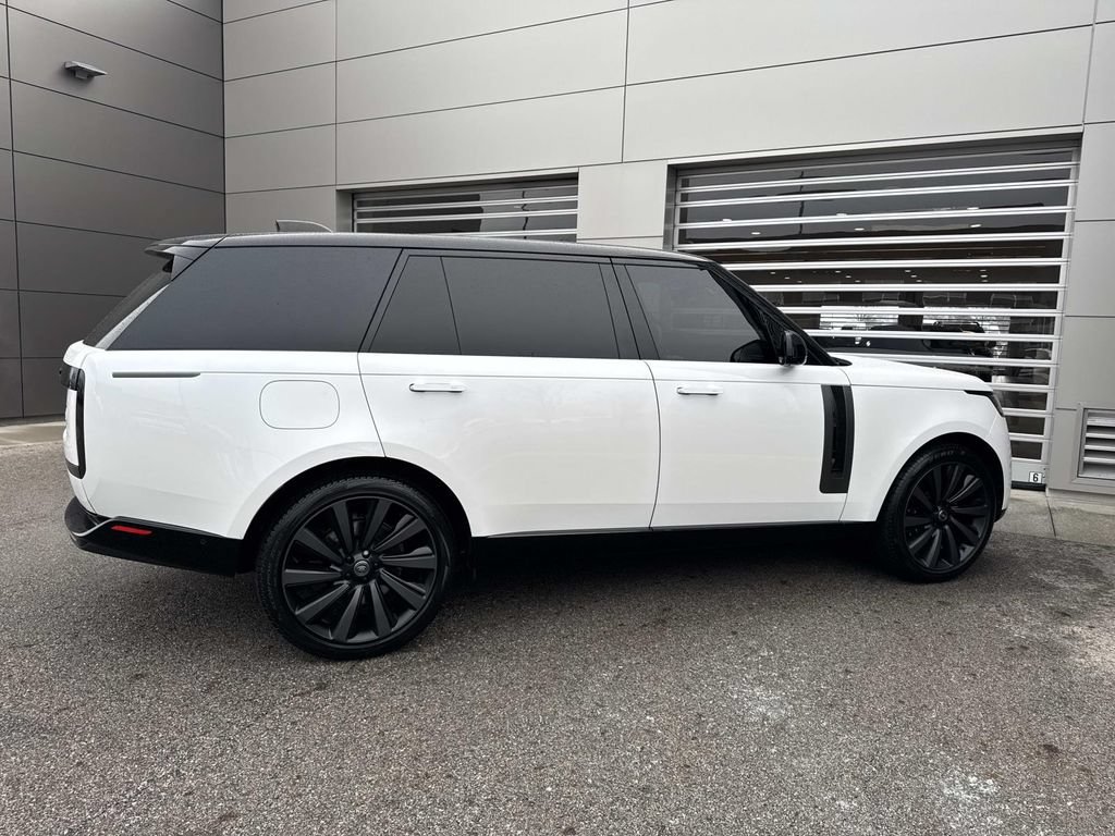 Used 2023 Land Rover Range Rover SV AWD/4WD image 8