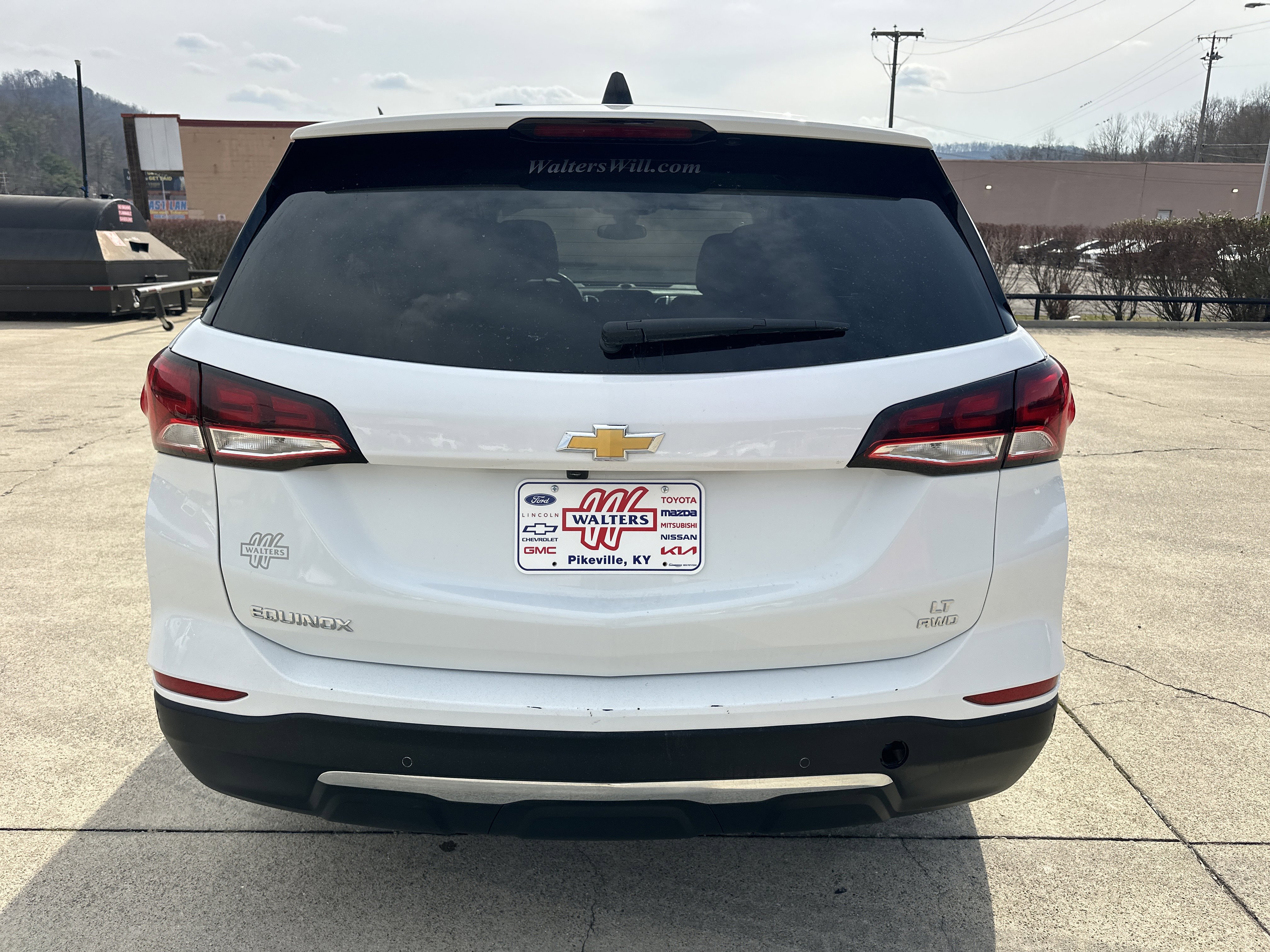 Used 2024 Chevrolet Equinox LT image 3
