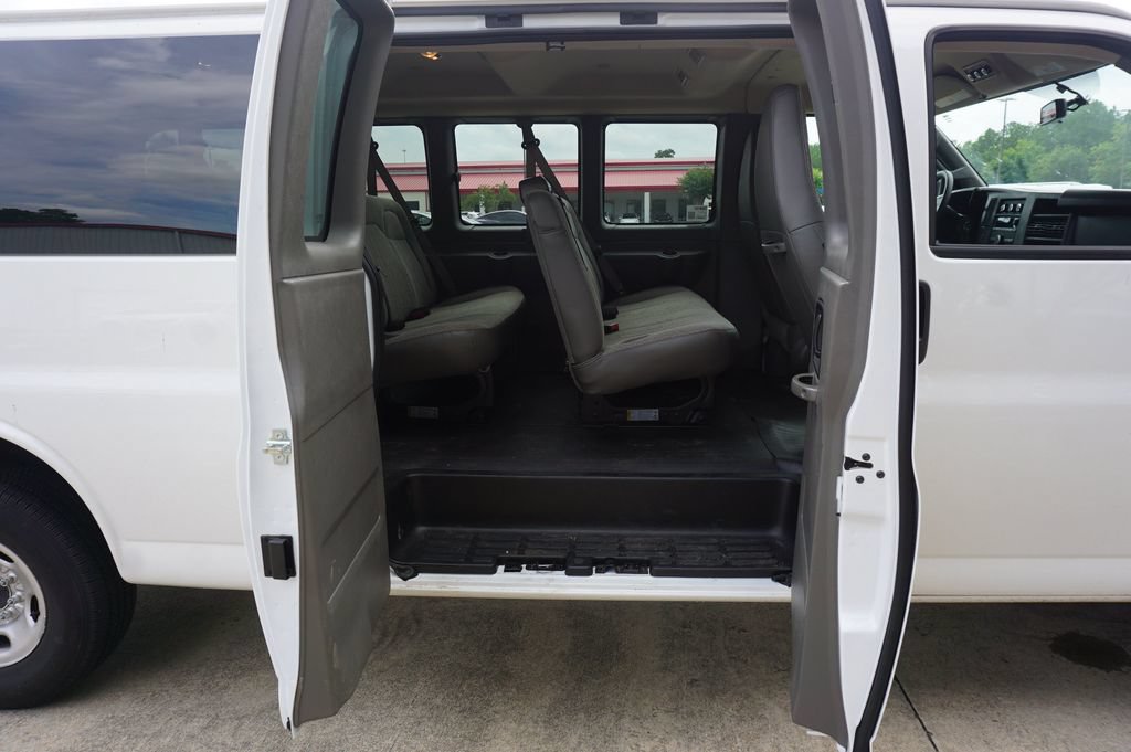 Used 2024 GMC Savana 3500 LS RWD image 11