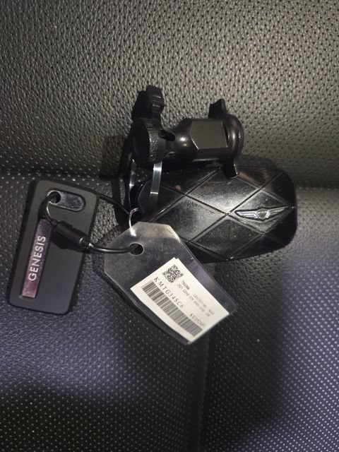 Used 2025 Genesis G70 2.5T RWD image 27