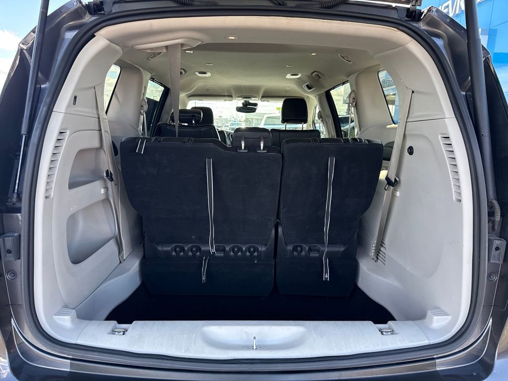 Used 2023 Chrysler Pacifica Touring-L image 26