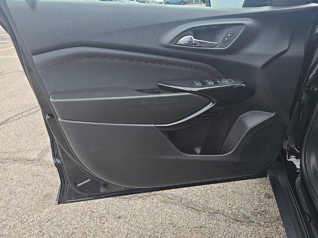 Used 2026 Chevrolet Trax RS FWD image 25