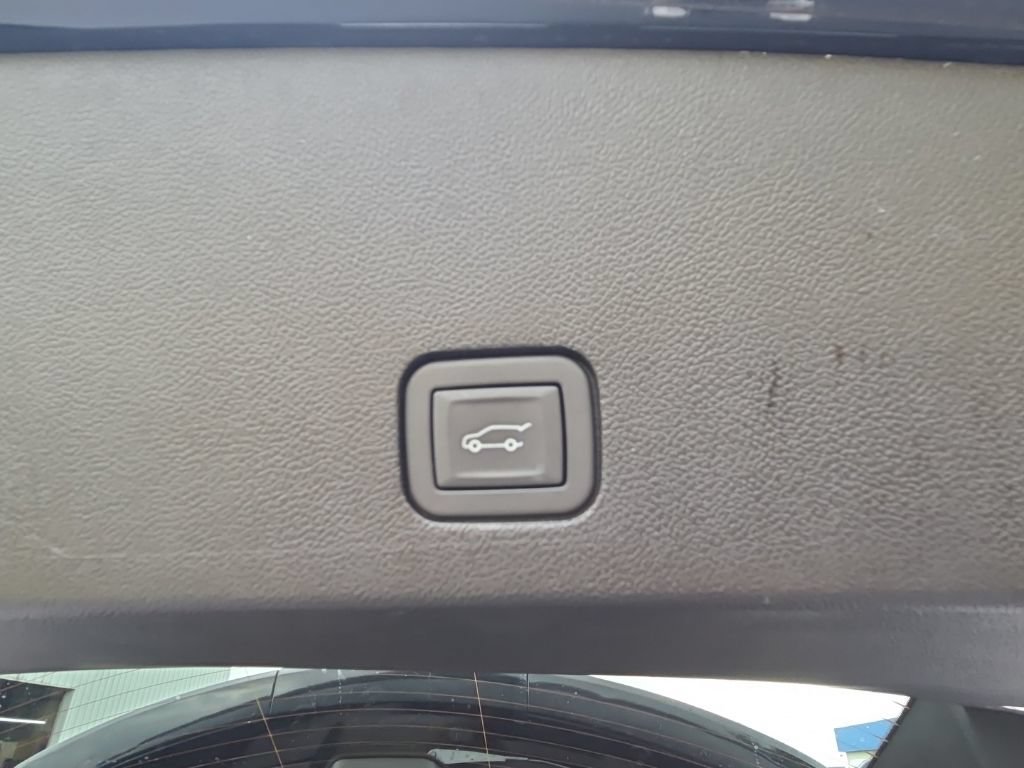 Used 2024 Cadillac XT6 Luxury w/ LPO, Floor Liner Package AWD/4WD image 20