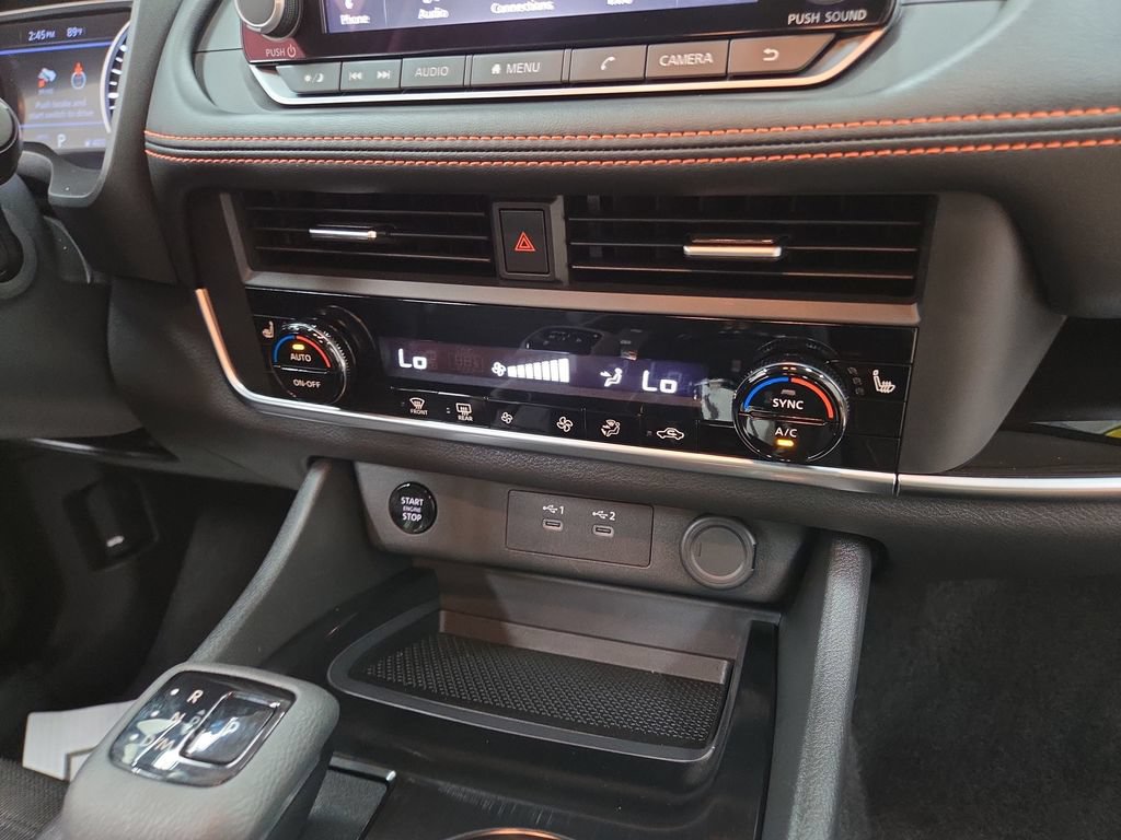 Used 2025 Nissan Rogue SV AWD/4WD image 16
