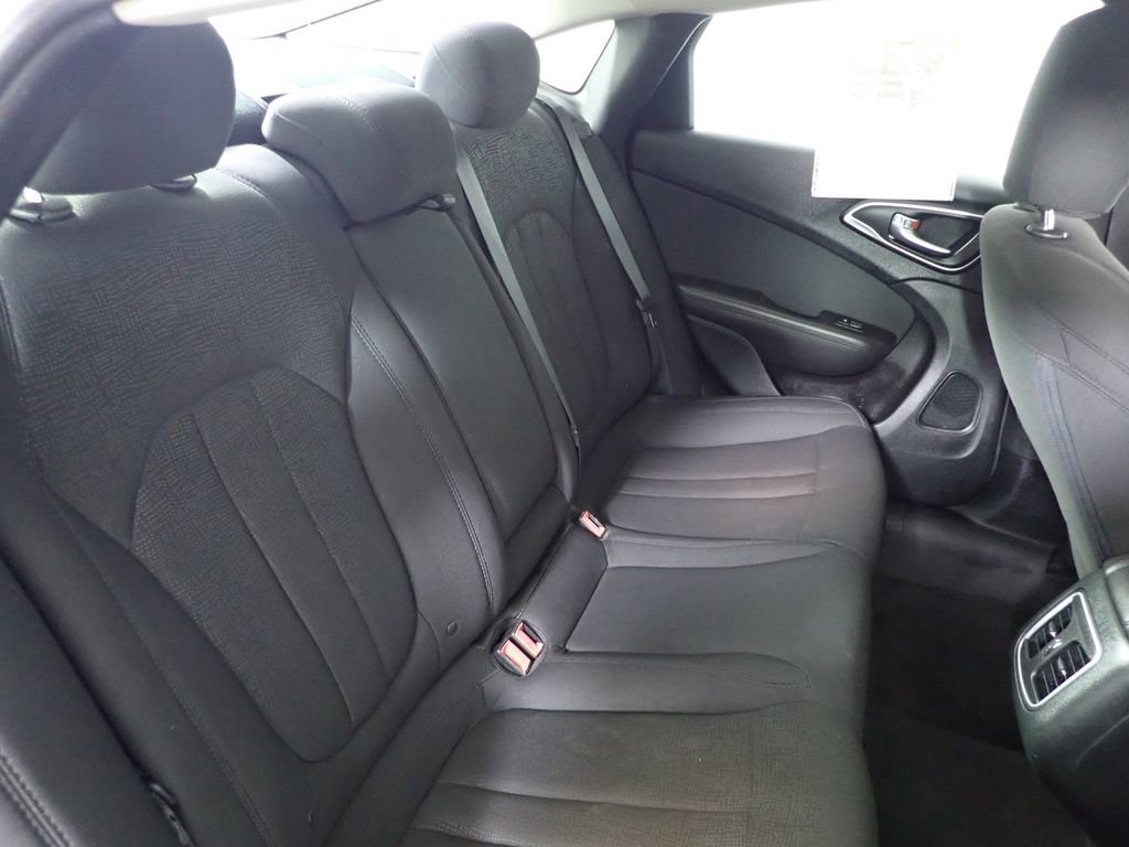 Used 2015 Chrysler 200 Limited w/ Convenience Group FWD image 43