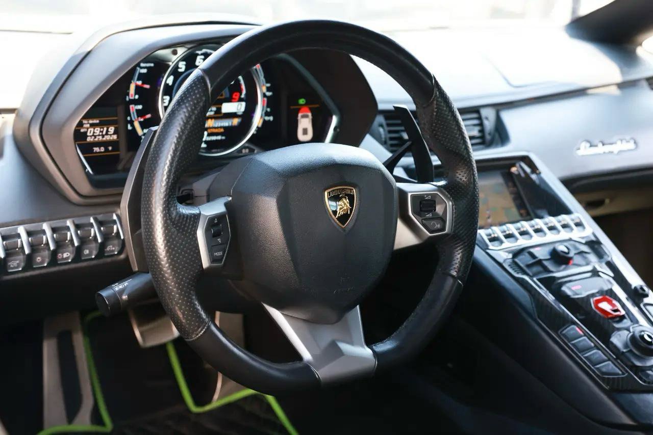 Used 2012 Lamborghini Aventador LP 700-4 image 25