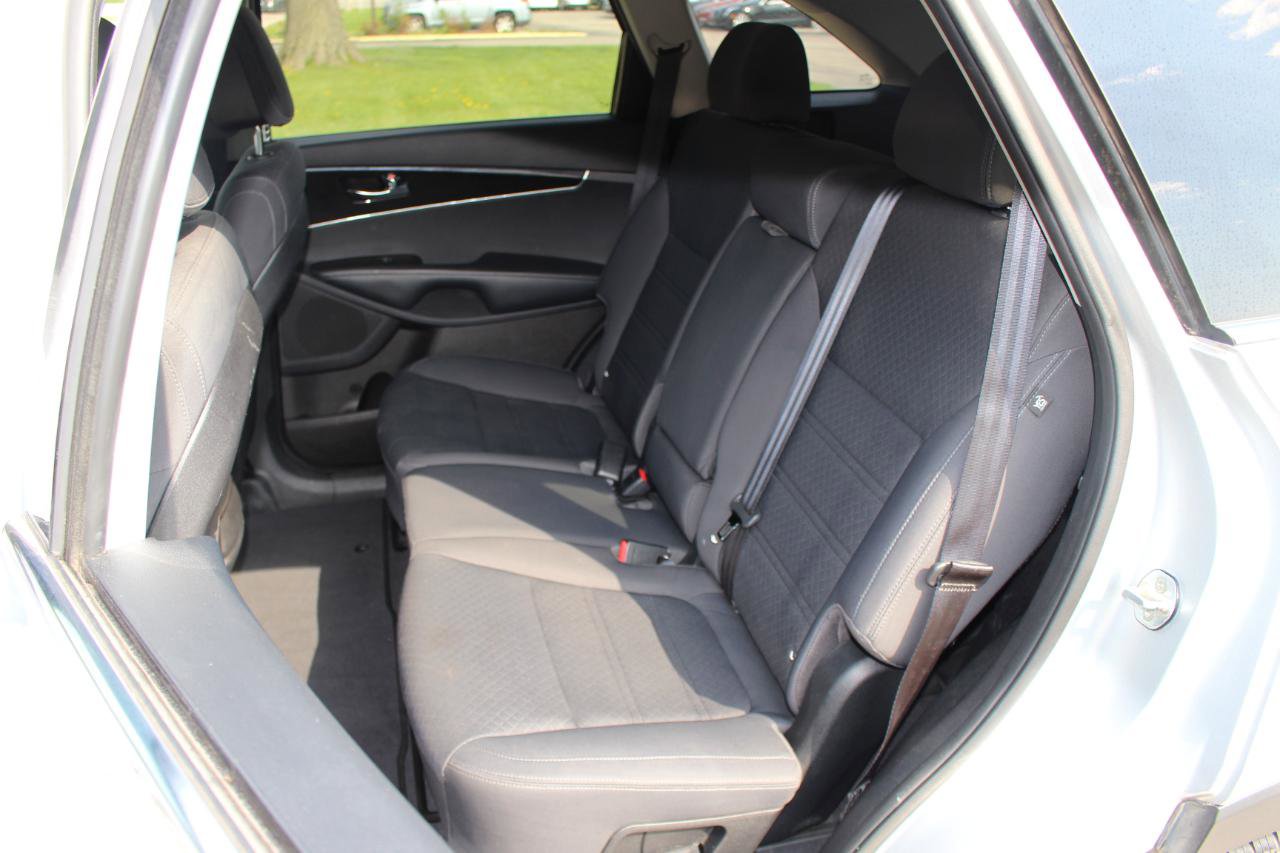 Used 2016 Kia Sorento LX w/ LX Convenience Package image 30