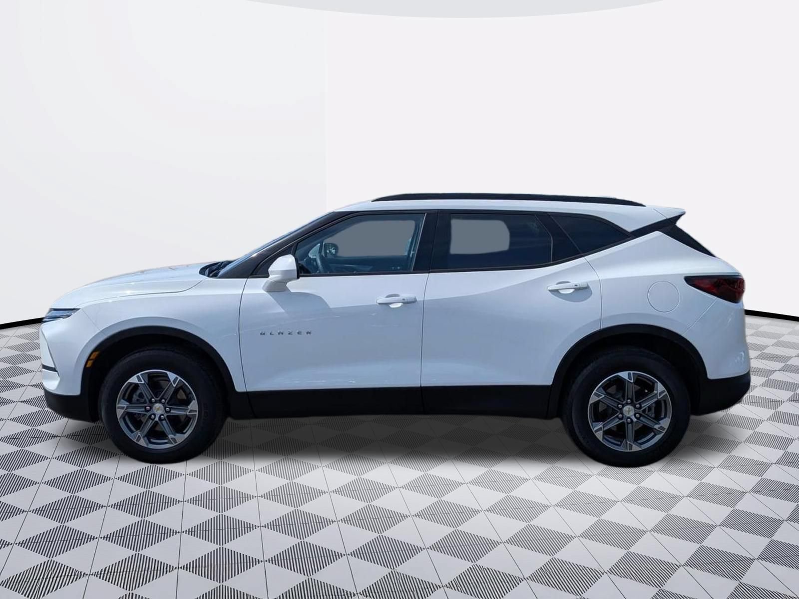 Certified 2024 Chevrolet Blazer LT w/ Convenience Package FWD image 8