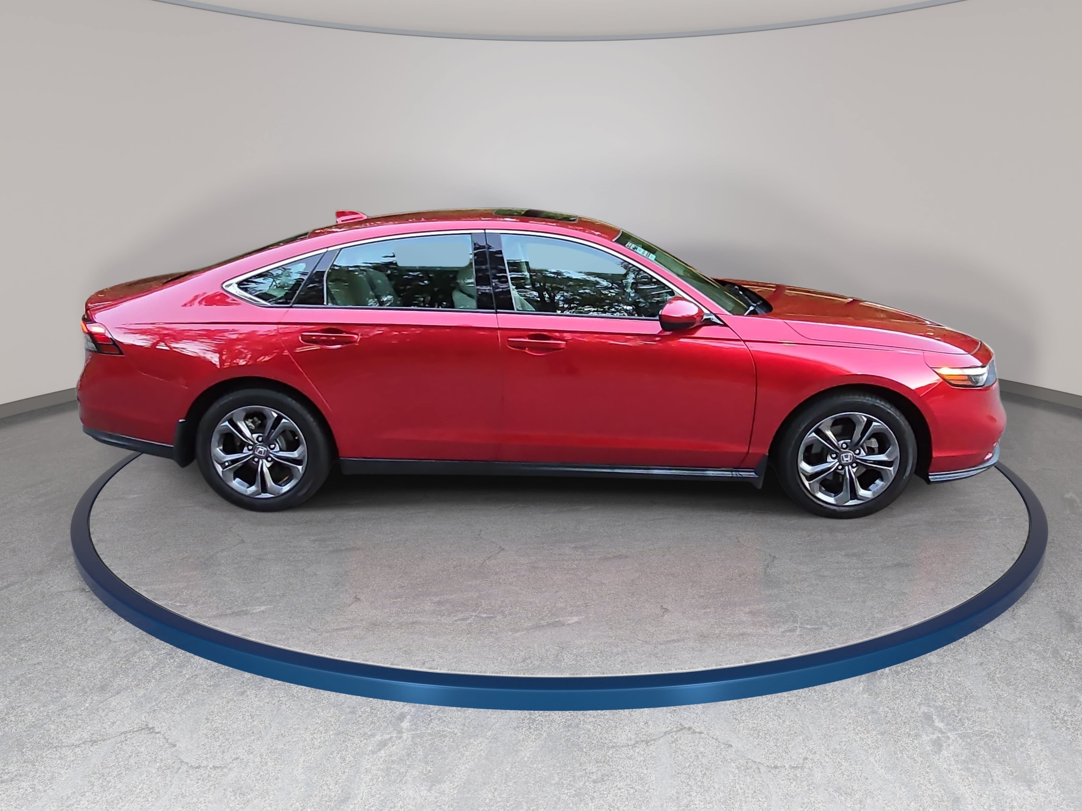 Used 2023 Honda Accord EX image 4