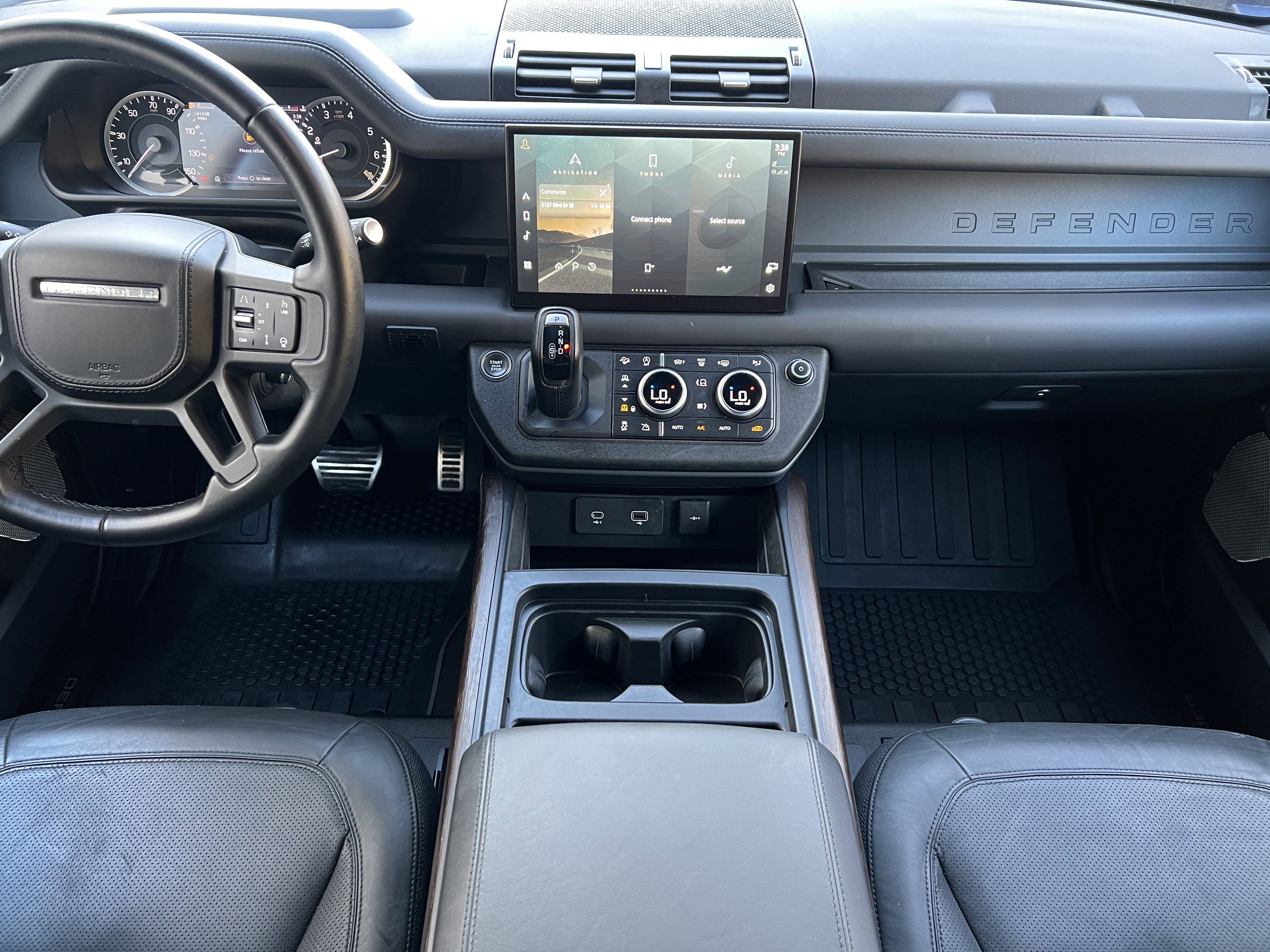 Used 2023 Land Rover Defender 130 X image 34