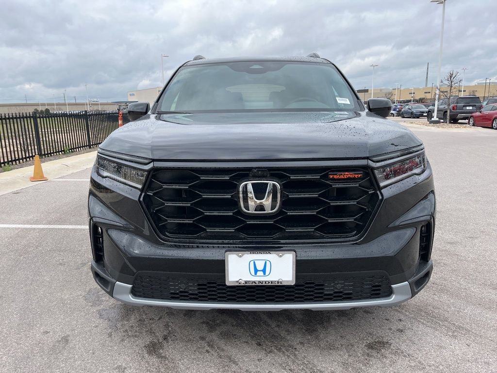 Certified 2025 Honda Pilot TrailSport image 2