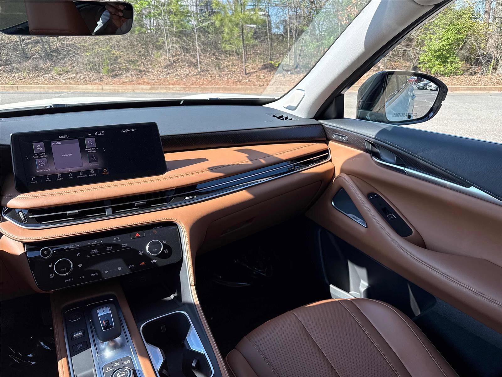 Certified 2025 INFINITI QX60 Sensory image 15