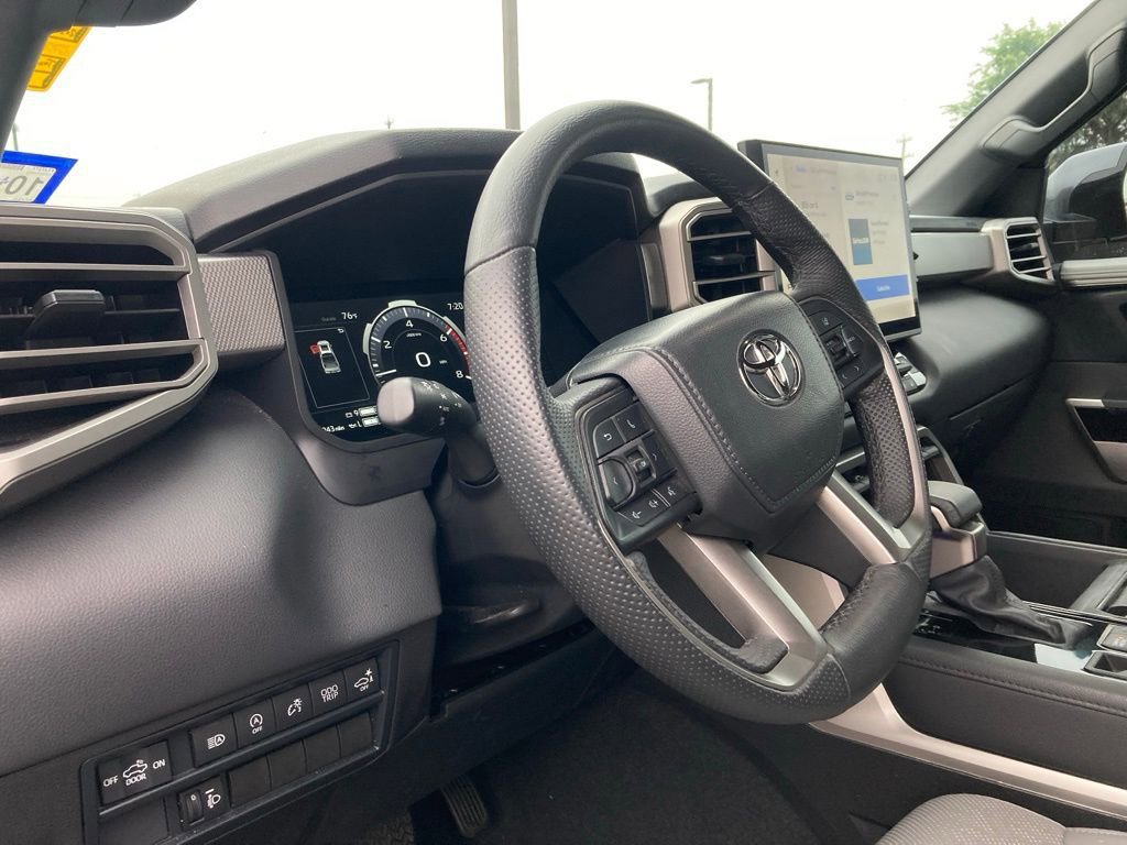 Used 2025 Toyota Tundra Limited AWD/4WD image 8