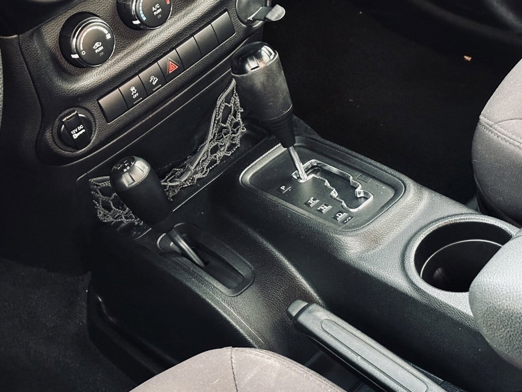 Used 2013 Jeep Wrangler Unlimited Sport image 16