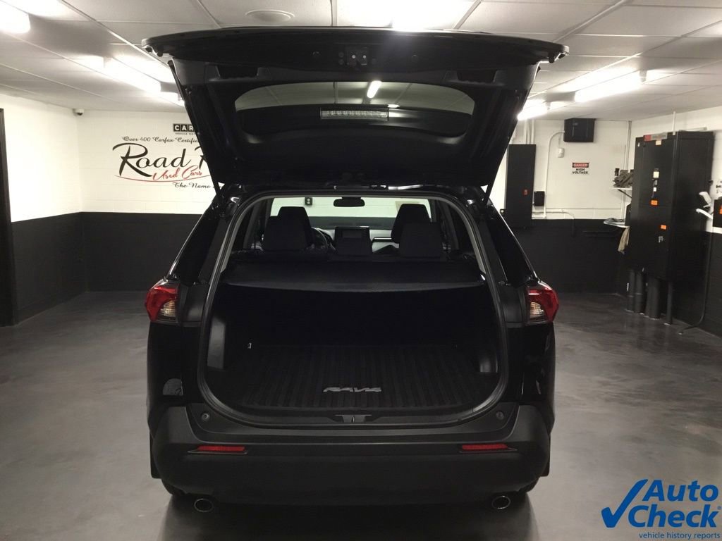Used 2022 Toyota RAV4 LE AWD/4WD image 12