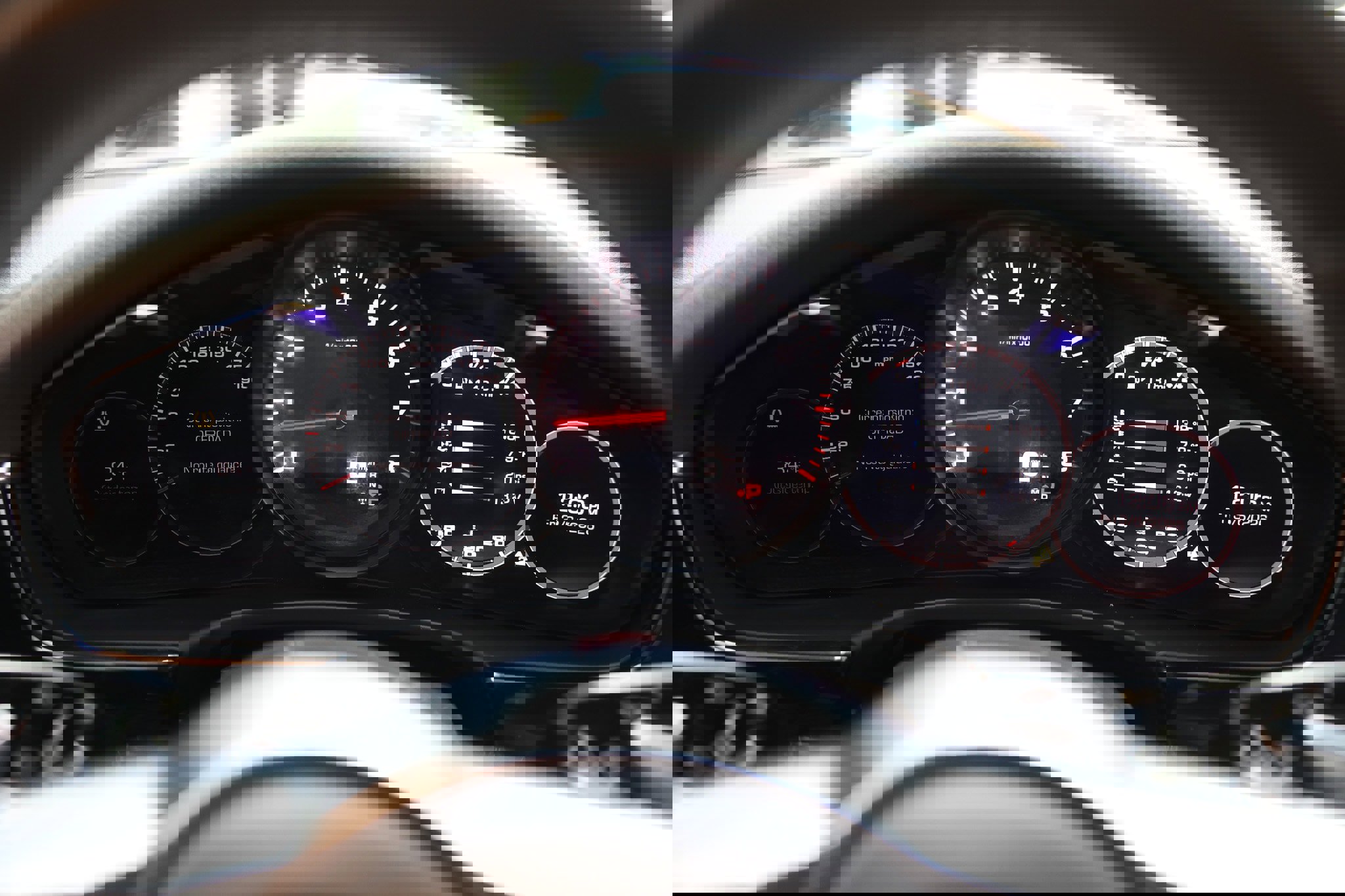 Used 2018 Porsche Panamera 4 image 37