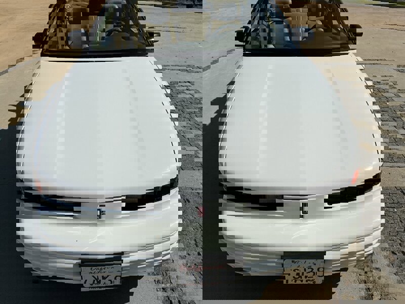 Used 1995 Oldsmobile Cutlass Supreme Convertible image 4