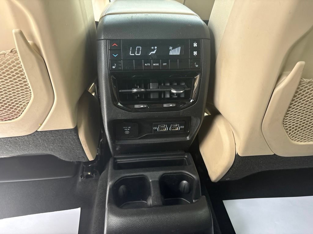 Used 2023 Jeep Grand Cherokee L Limited AWD/4WD image 32