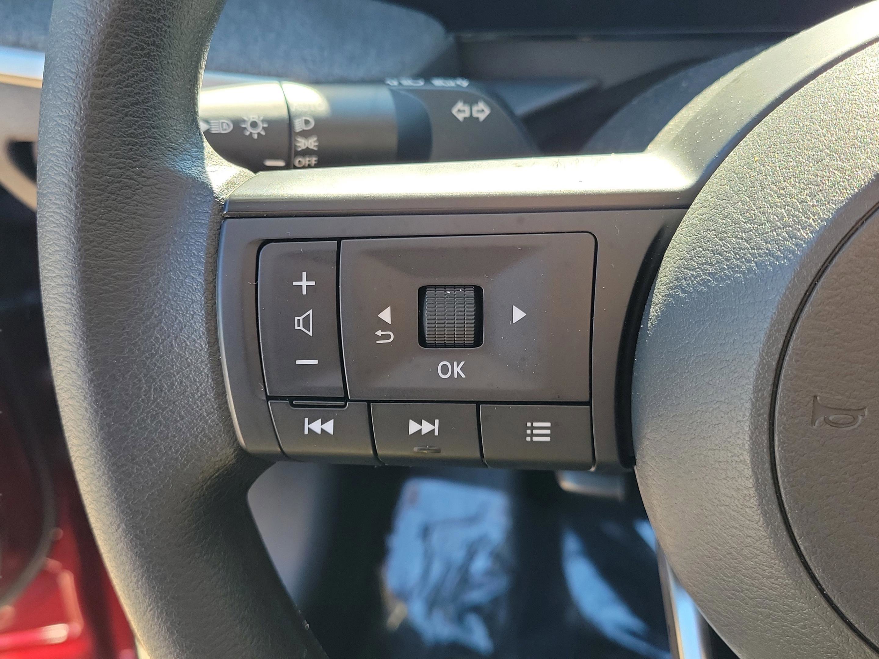 Certified 2025 Nissan Kicks SV image 25